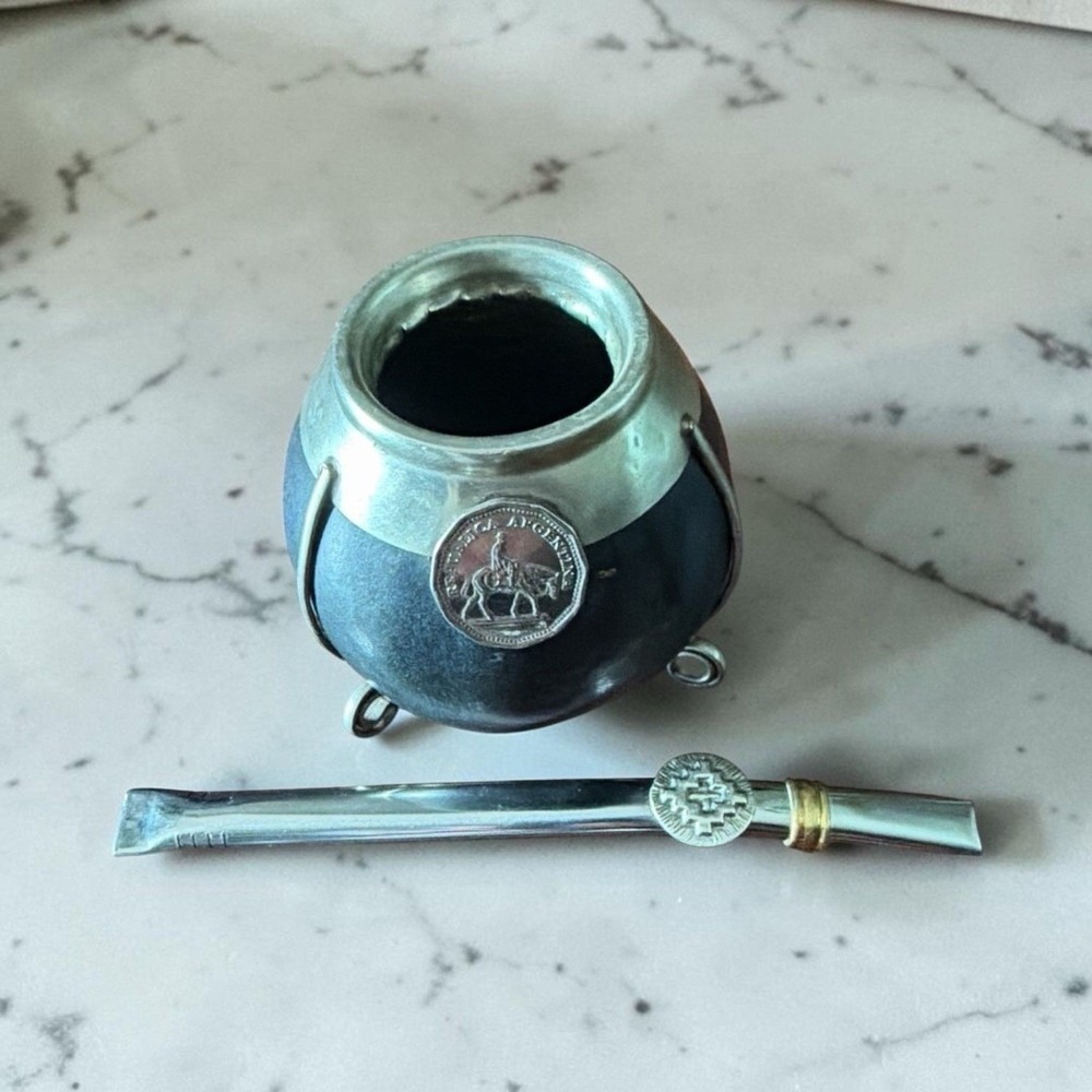 Yerba Mate Gourd Cup with Argentine Alpaca Silver Rimming And Base With Bambilla
